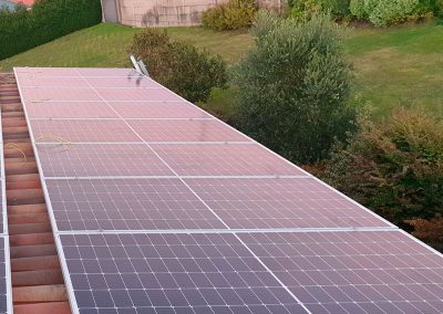 Instalación fotovoltaica de 15kwp y 30kw almacenamiento en Zamanes (Pontevedra)
