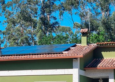 Instalación solar de 4,8kwp e inversor 4kw híbrido en Mondariz (Pontevedra)